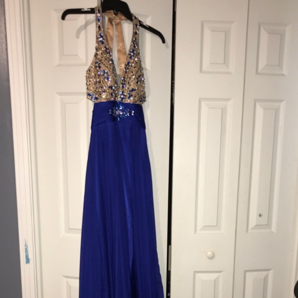 Gorgeous Prom Dress - Picture 5 of 7